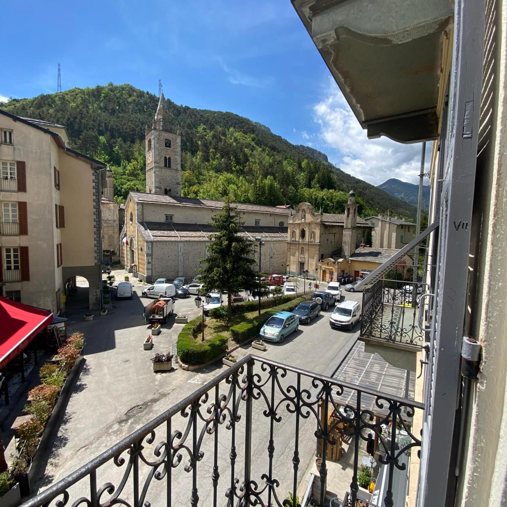 Hotel Fleur Des Alpes La Brigue ภายนอก รูปภาพ